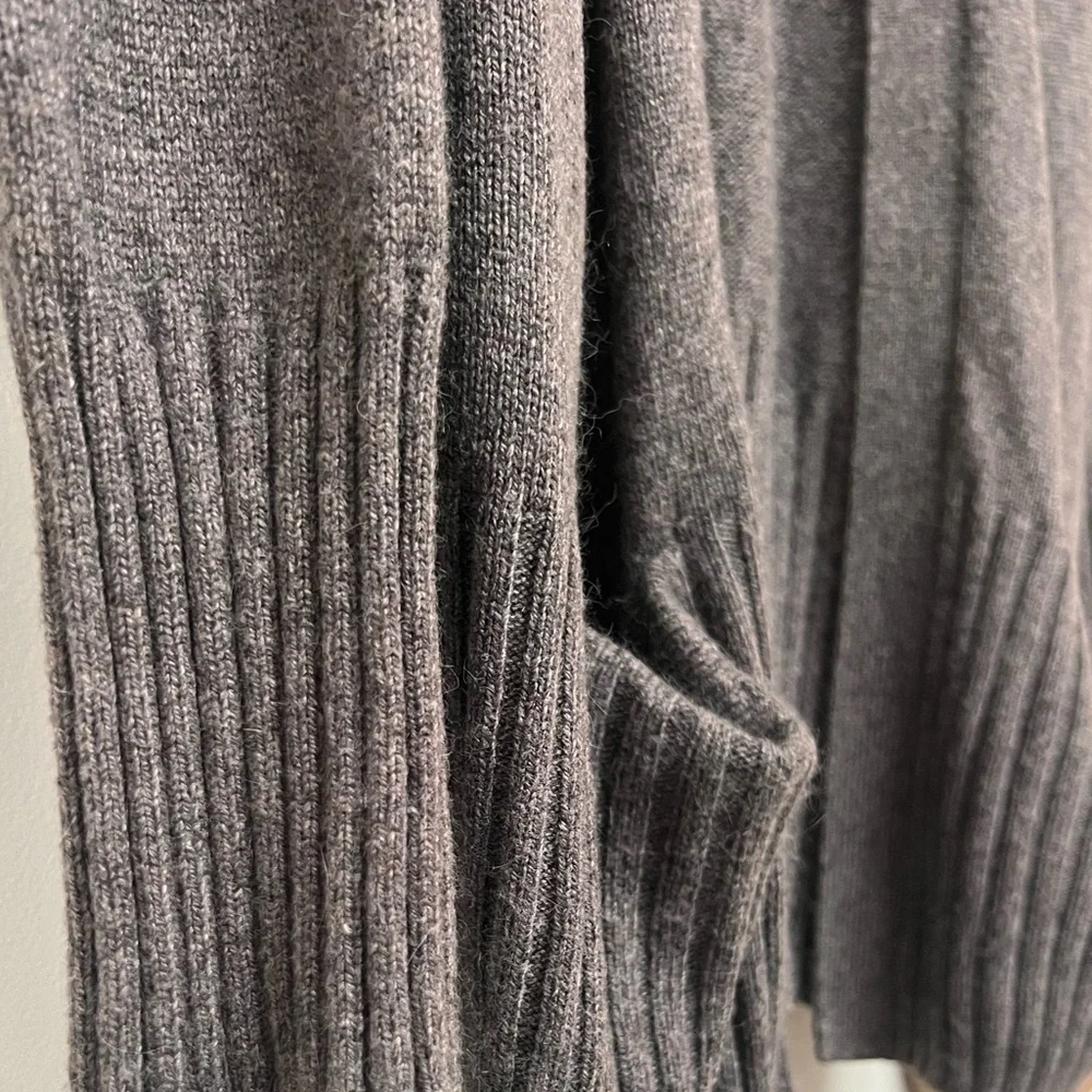 Aritzia Talula Charcoal Cardigan Sweater - Picture 5 of 7